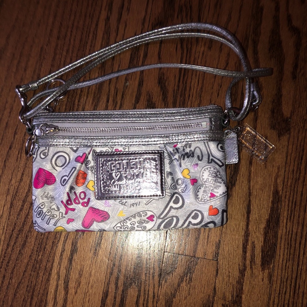 Coach Poppy Multi-Pocket Purse